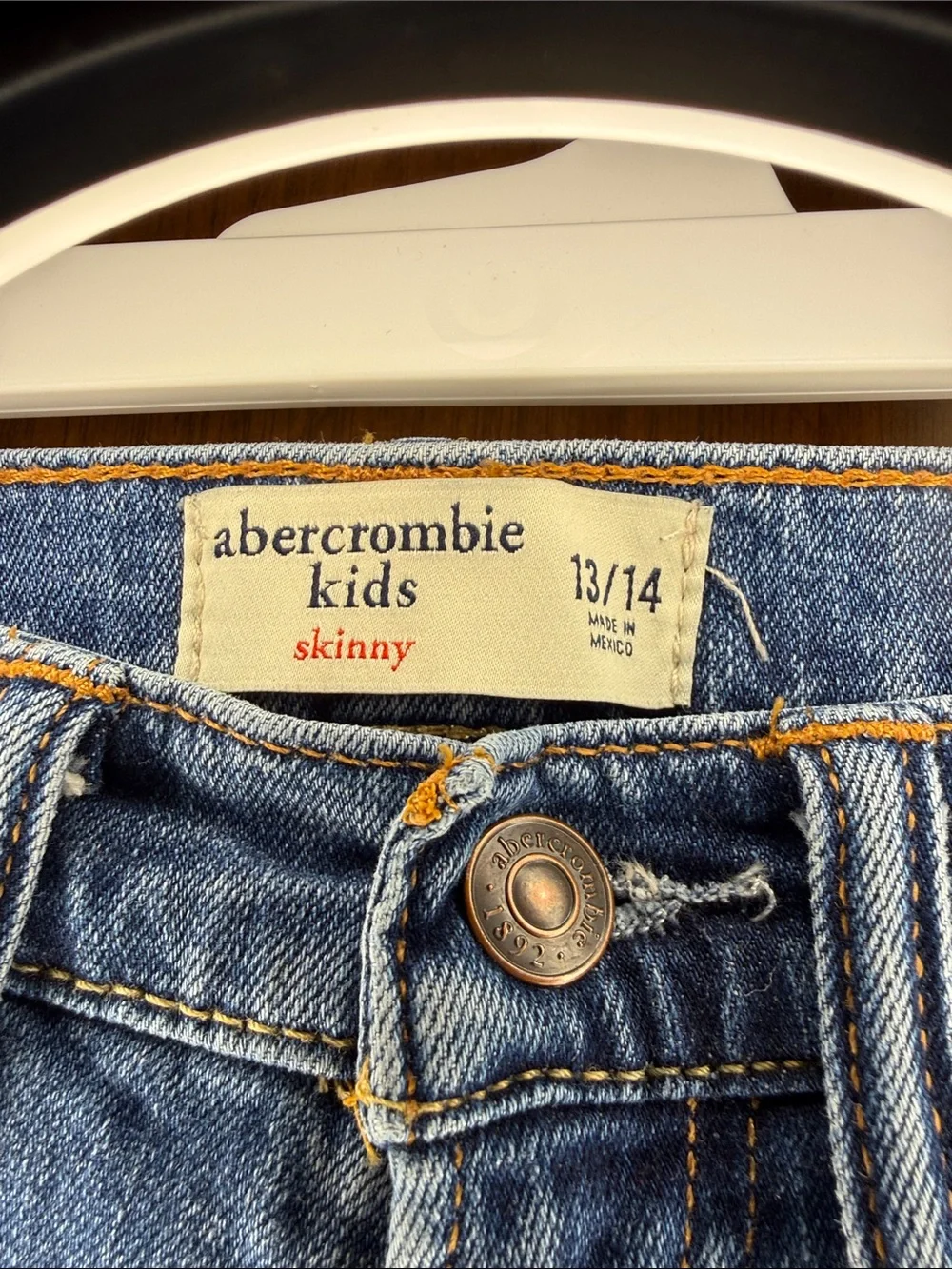 Abercrombie & Fitch Men’s Medium Wash Straight Jeans